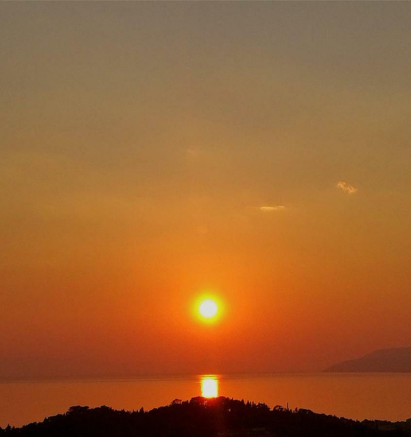 Ferienwohnung Anicas Panoramic Sea Weue Makarska Exterior foto